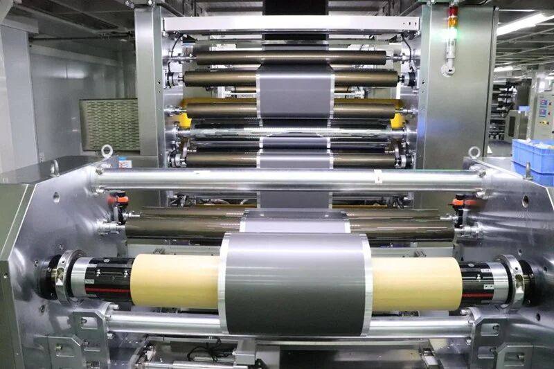 涂碳箔生产车间现场。（图片来源：莱尔科技）